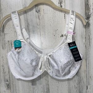 0512 Bali Women's White Minimizer Bra